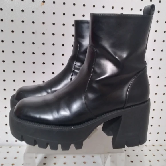 Women's Black Anke Boots | Chunky Low Platform Cothic Black Heel Booties Sz 9US - Picture 2 of 13